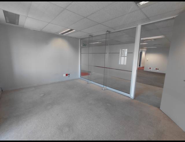 382M² OFFICE TO LET IN BRYANSTON